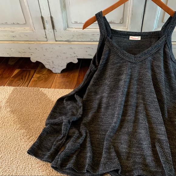 New Grey Cold Shoulder Knit Top Sweater - Picture 4 of 6
